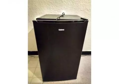 Galanz 3.5 cu. ft Refrigerator